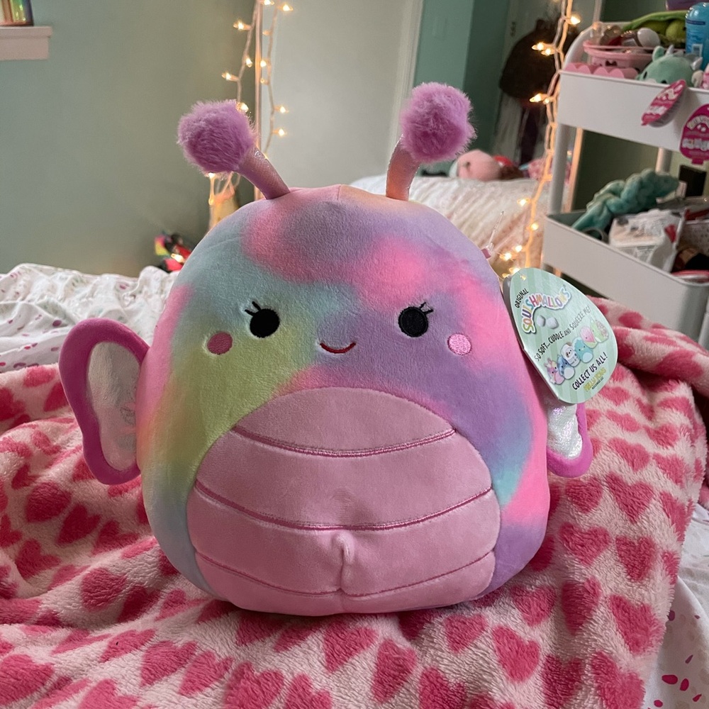 Iris Squishmallow 8"